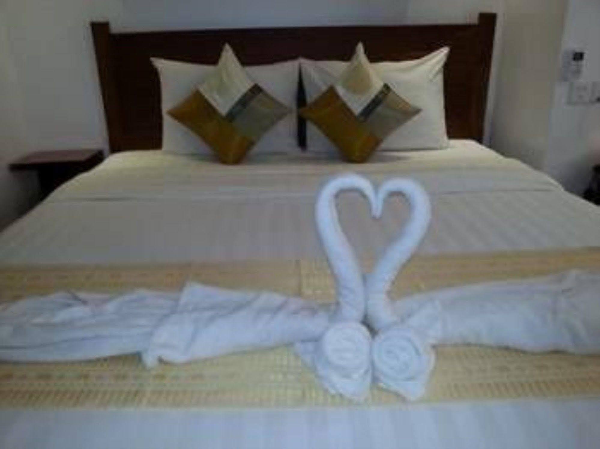 Han Kong Hotel And Restaurant Siem Reap Exterior photo