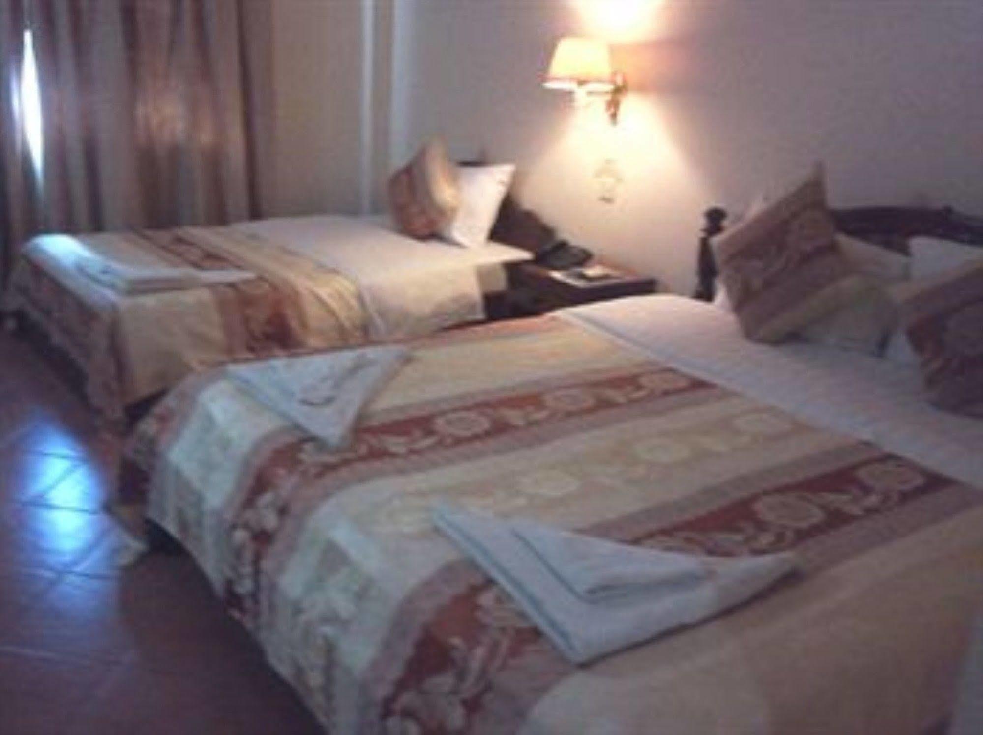 Han Kong Hotel And Restaurant Siem Reap Exterior photo
