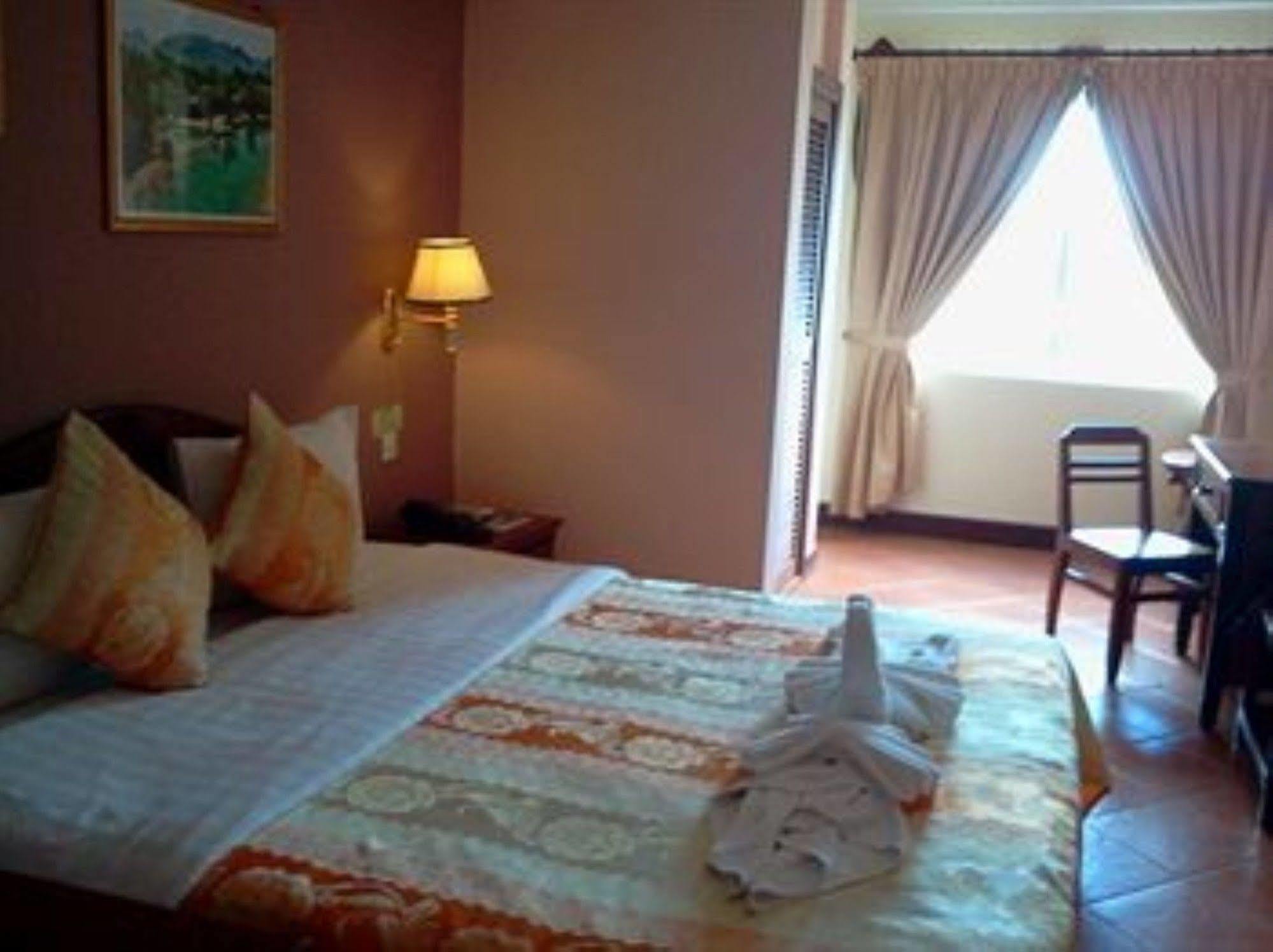 Han Kong Hotel And Restaurant Siem Reap Exterior photo