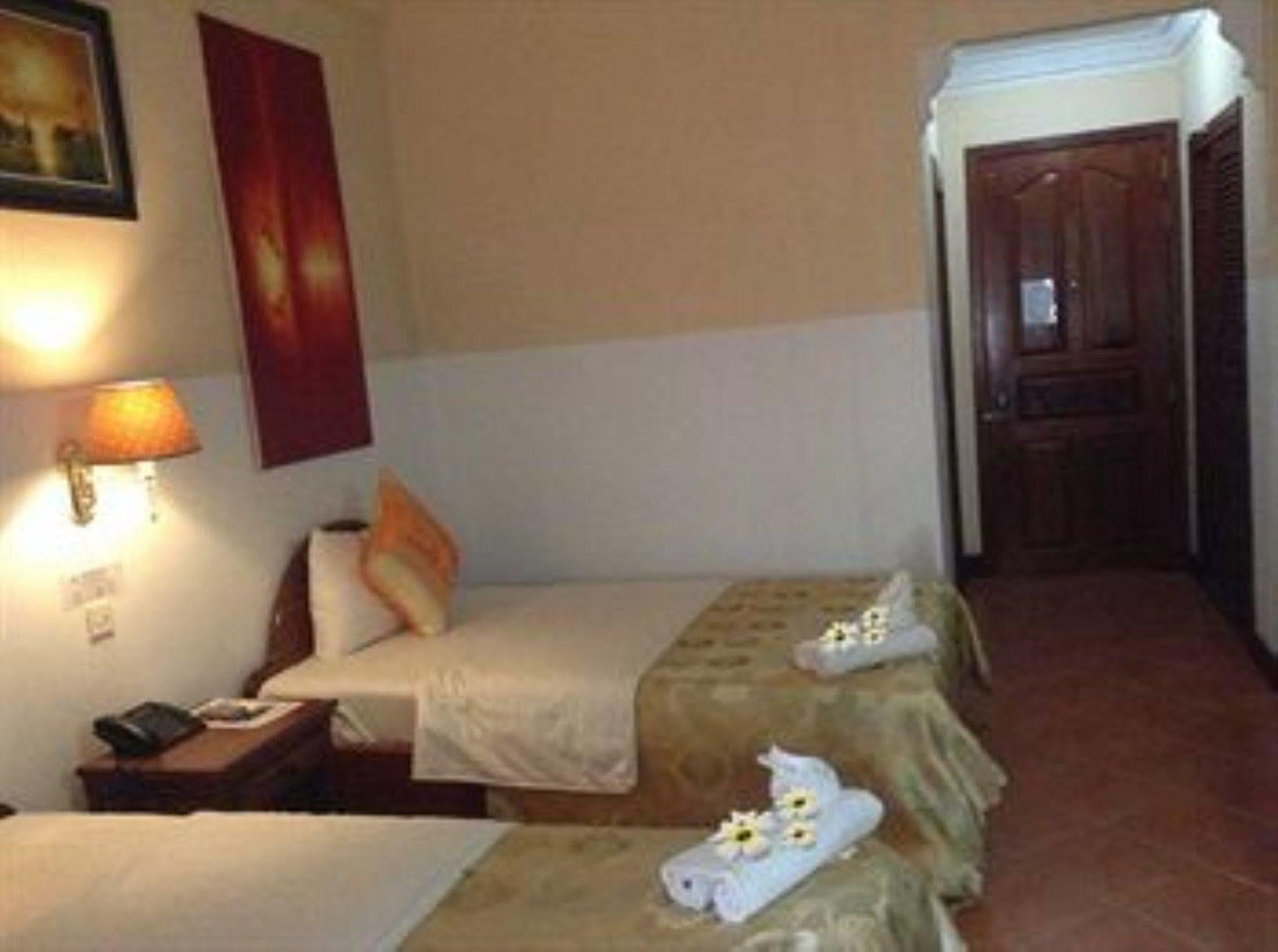 Han Kong Hotel And Restaurant Siem Reap Exterior photo
