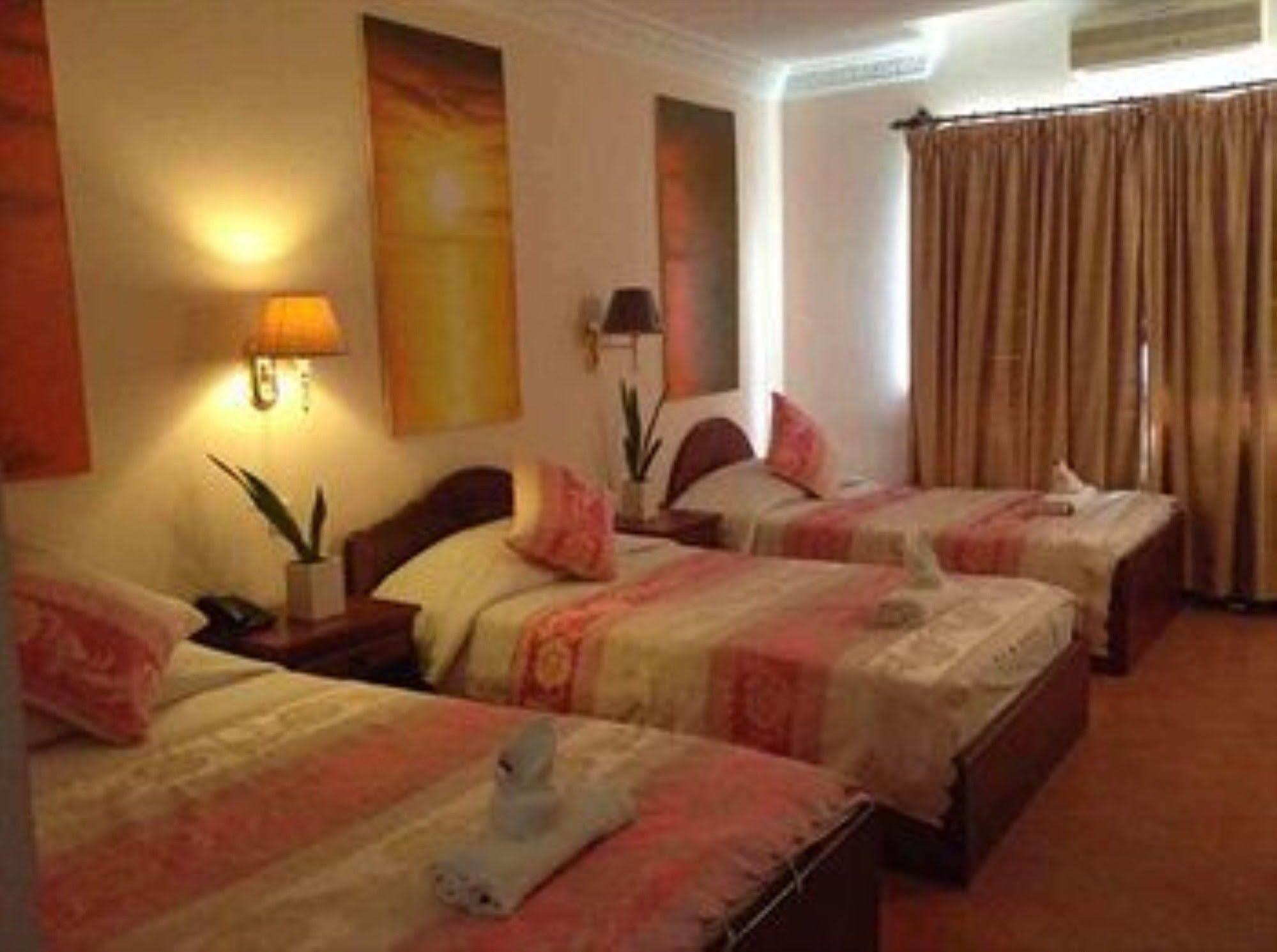 Han Kong Hotel And Restaurant Siem Reap Exterior photo